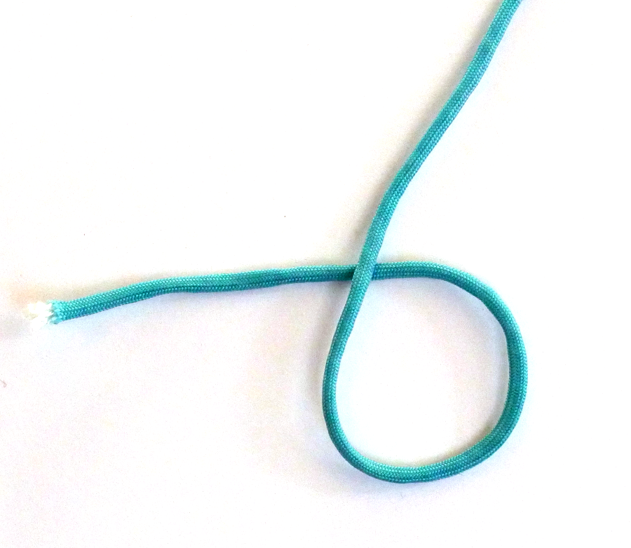 form circle for slip knot